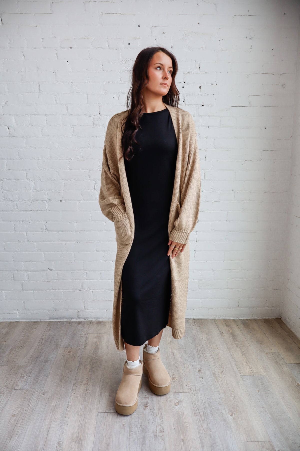 Short Sleeve Bodycon Midi Dress Medium / Chocolate Short Sleeve Bodycon Midi Dress Medium / Chocolate