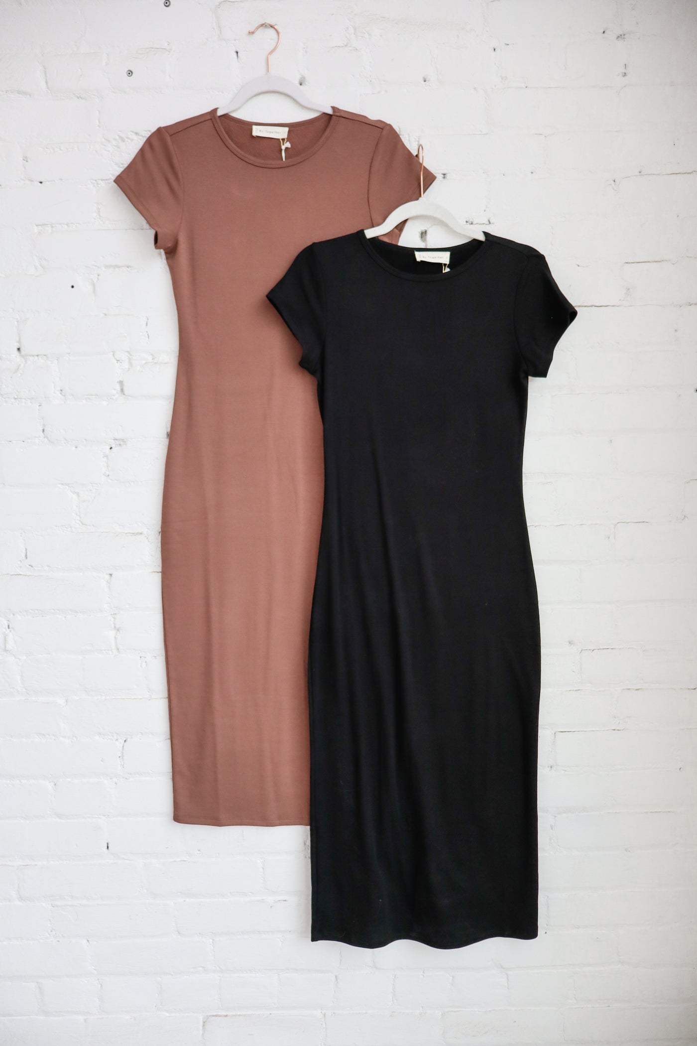 Short Sleeve Bodycon Midi Dress Medium / Chocolate Short Sleeve Bodycon Midi Dress Medium / Chocolate